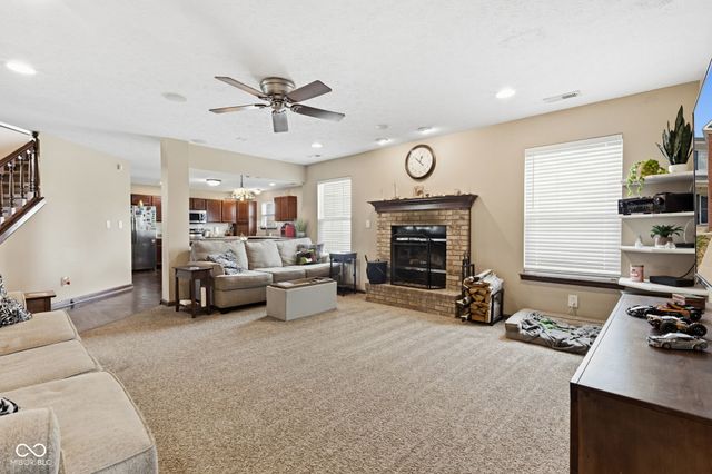 5850 Columbia Circle, Greenwood, IN 46142