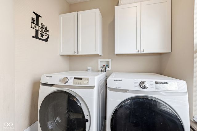 5850 Columbia Circle, Greenwood, IN 46142