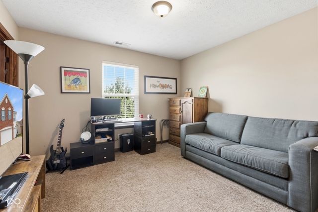 5850 Columbia Circle, Greenwood, IN 46142