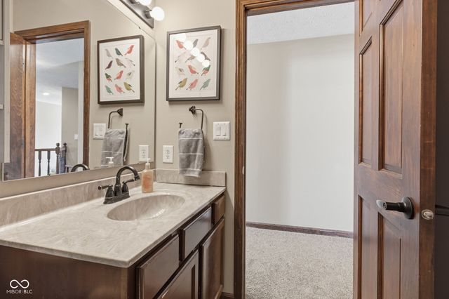 5850 Columbia Circle, Greenwood, IN 46142