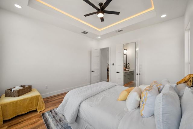 122 Yvonne Street, Red Oak, TX 75154