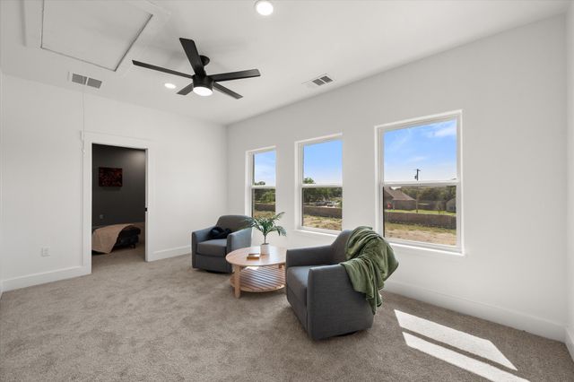 122 Yvonne Street, Red Oak, TX 75154