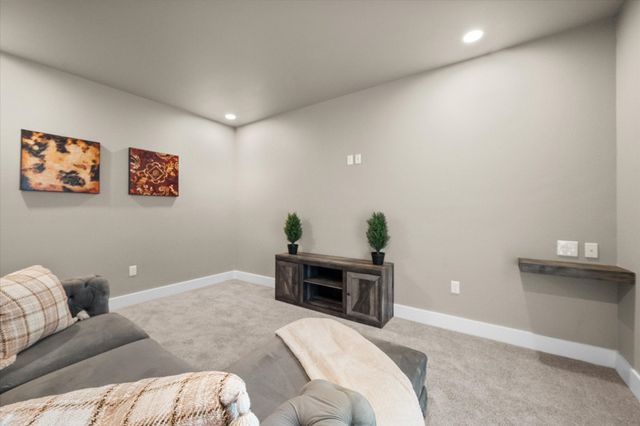 122 Yvonne Street, Red Oak, TX 75154