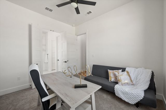 122 Yvonne Street, Red Oak, TX 75154