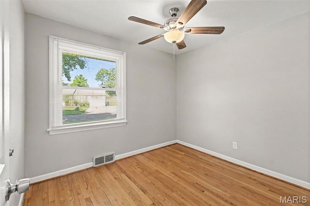570 Saint Christina Lane, Florissant, MO 63031