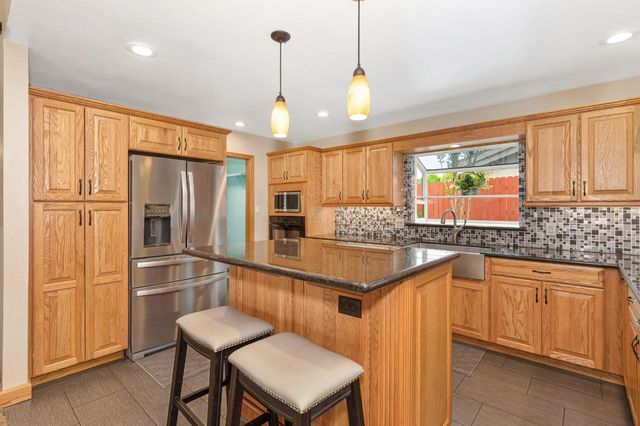 6965 Auburn Blvd, Citrus Heights, CA 95621