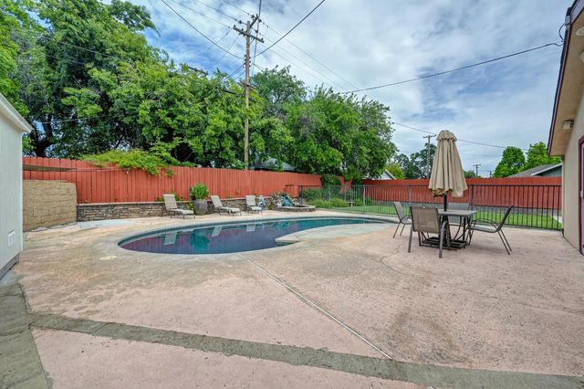 6965 Auburn Blvd, Citrus Heights, CA 95621