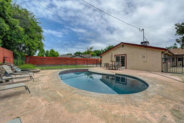 6965 Auburn Blvd, Citrus Heights, CA 95621