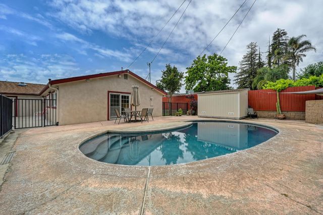 6965 Auburn Blvd, Citrus Heights, CA 95621