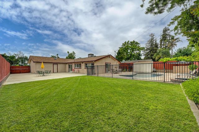 6965 Auburn Blvd, Citrus Heights, CA 95621