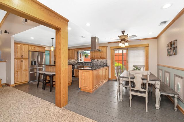 6965 Auburn Blvd, Citrus Heights, CA 95621