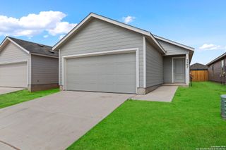 7207 Brownleaf Dr, San Antonio, TX 78227