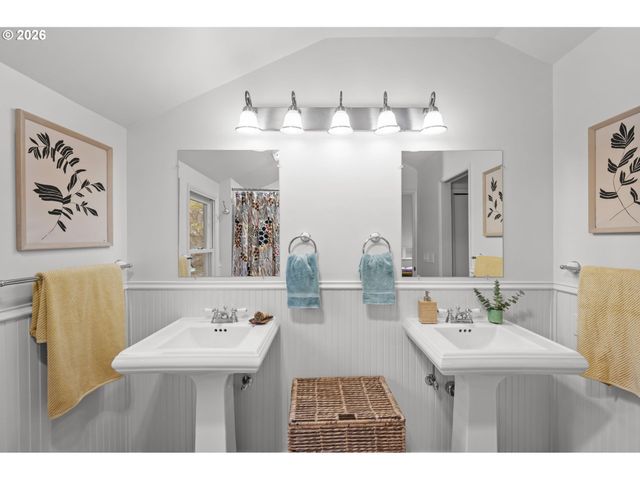 734 Se 69TH Ave, Portland, OR 97215