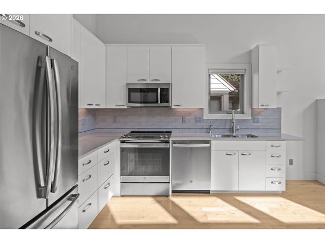 734 Se 69TH Ave, Portland, OR 97215