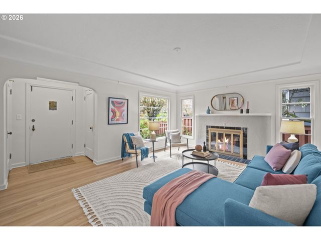 734 Se 69TH Ave, Portland, OR 97215