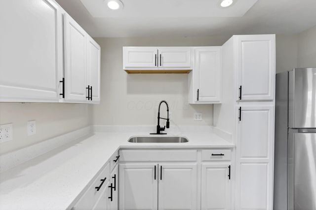 720 W Hubert Avenue, Lancaster, OH 43130