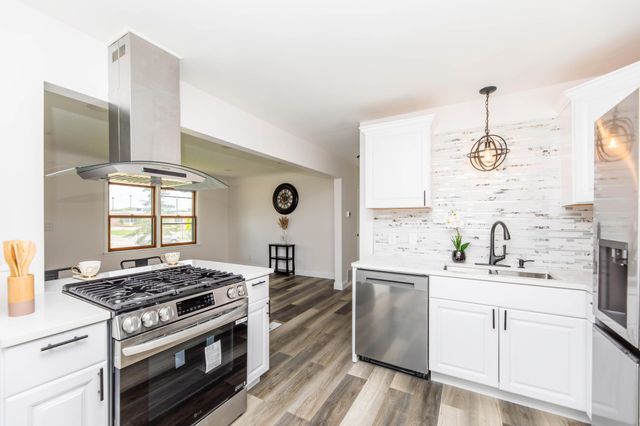 2454 Long Lake Road, New Brighton, MN 55112