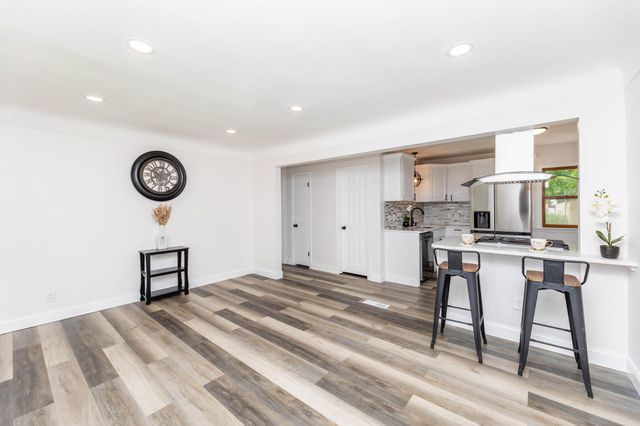 2454 Long Lake Road, New Brighton, MN 55112