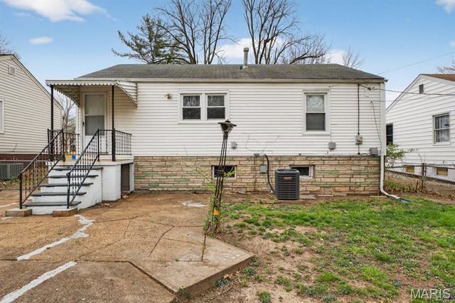 8576 Kathlyn Drive, St Louis, MO 63134