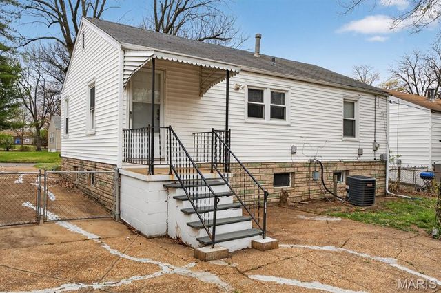 8576 Kathlyn Drive, St Louis, MO 63134