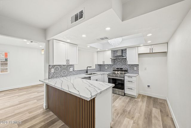 8925 W MEADOWBROOK Avenue, Phoenix, AZ 85037