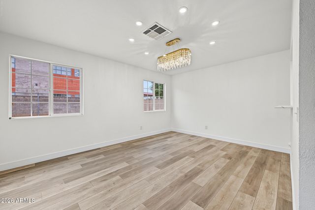 8925 W MEADOWBROOK Avenue, Phoenix, AZ 85037