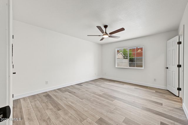 8925 W MEADOWBROOK Avenue, Phoenix, AZ 85037