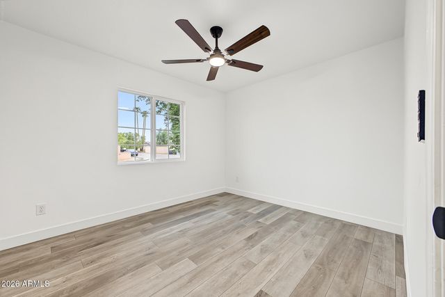8925 W MEADOWBROOK Avenue, Phoenix, AZ 85037