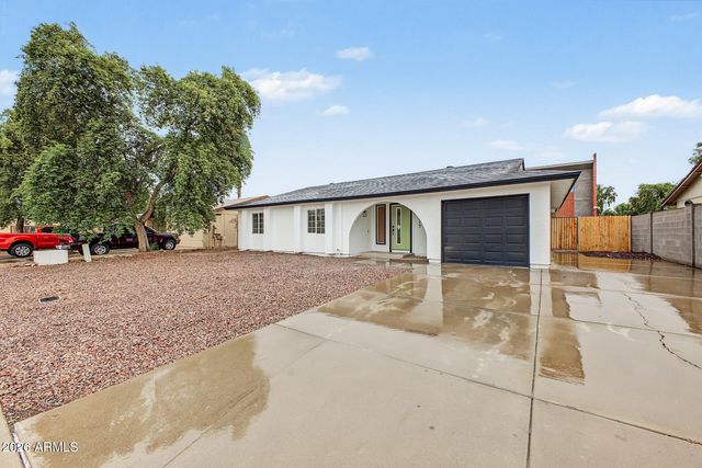 8925 W MEADOWBROOK Avenue, Phoenix, AZ 85037
