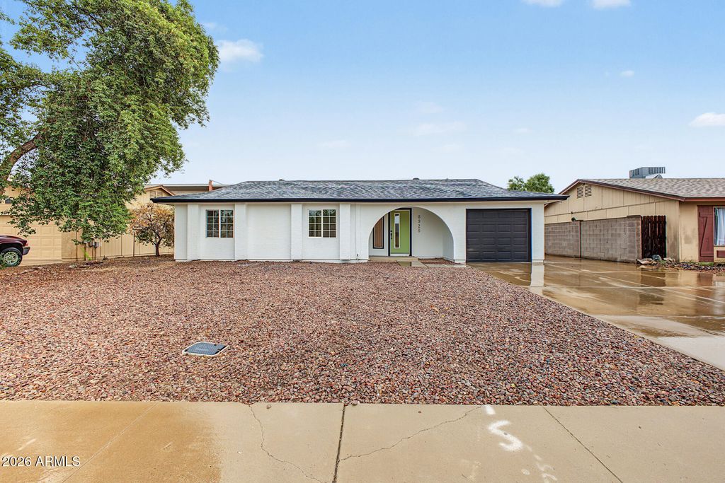 8925 W MEADOWBROOK Avenue, Phoenix, AZ 85037