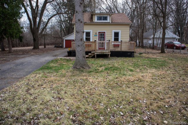 604 Trombley Drive, Troy, MI 48083