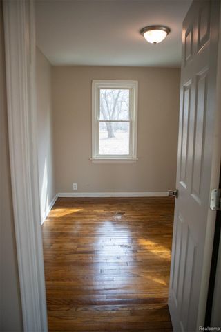 604 Trombley Drive, Troy, MI 48083