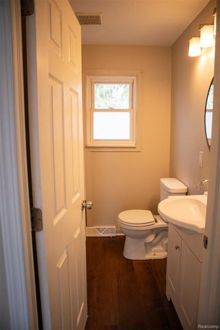 604 Trombley Drive, Troy, MI 48083