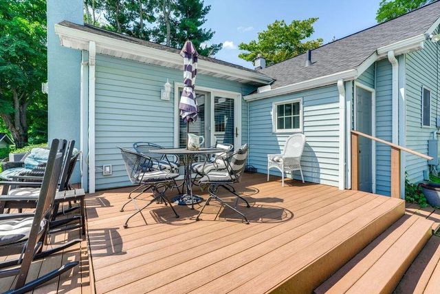 51479 Summit Street, Paw Paw, MI 49079