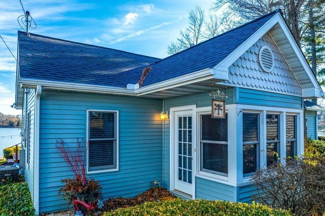 51479 Summit Street, Paw Paw, MI 49079
