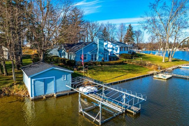 51479 Summit Street, Paw Paw, MI 49079