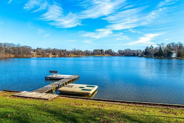 51479 Summit Street, Paw Paw, MI 49079
