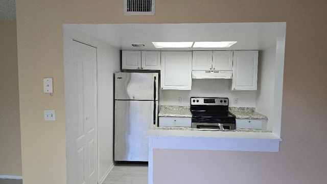 3242 CORAL LAKE Lane 3242, Coral Springs, FL 33065