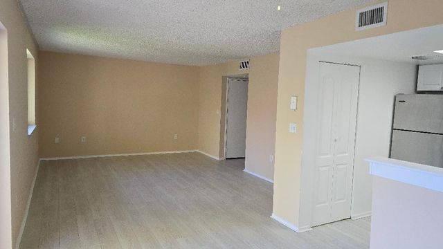 3242 CORAL LAKE Lane 3242, Coral Springs, FL 33065