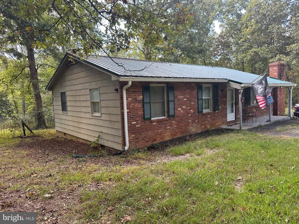28494 EDDINGS RD, Rhoadesville, VA 22542