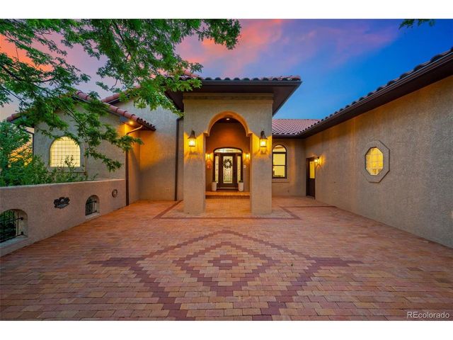995 S Linden Pl, Pueblo West, CO 81007