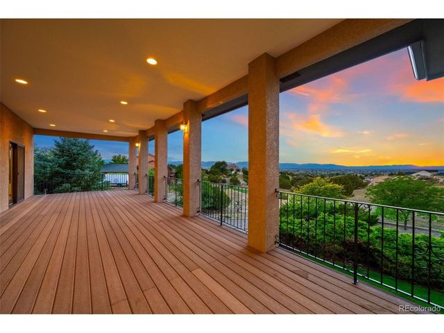 995 S Linden Pl, Pueblo West, CO 81007