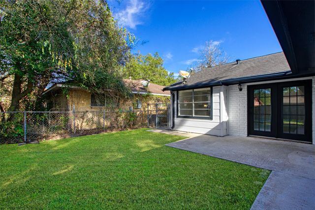 9703 Guest Street, Houston, TX 77078