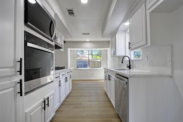 9703 Guest Street, Houston, TX 77078