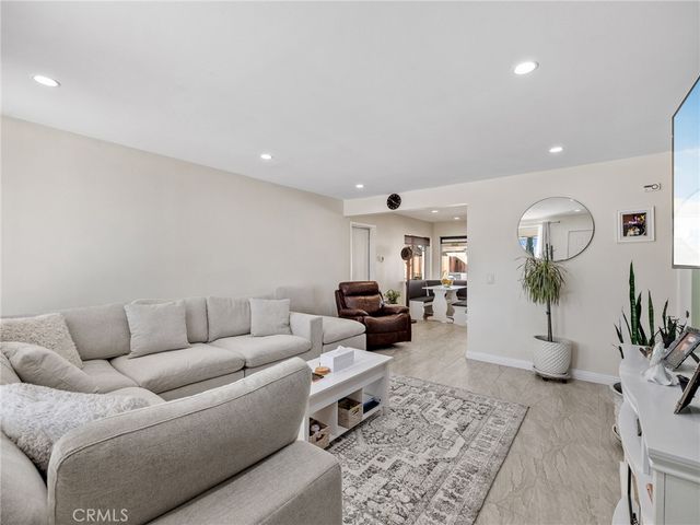 9472 Guava Avenue, Hesperia, CA 92345