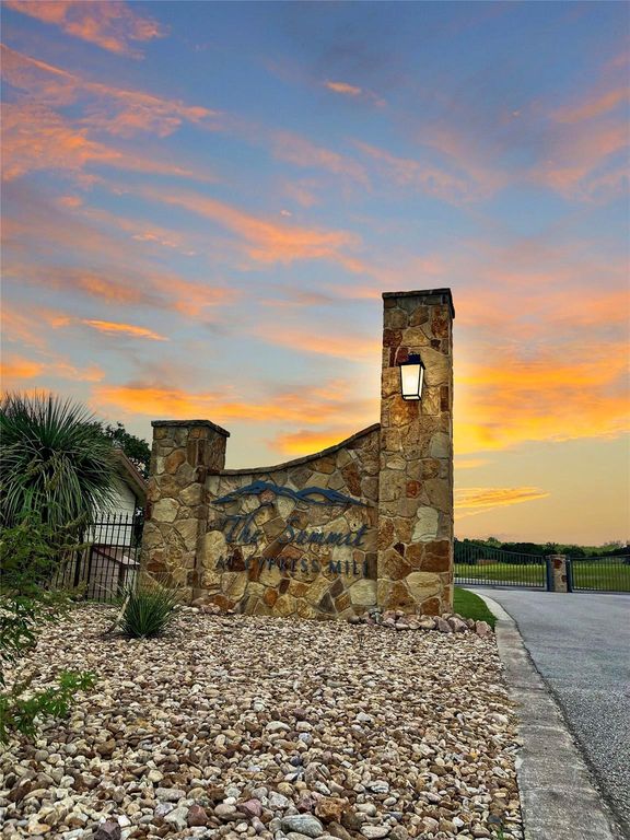 97 Summit Ridge TRL, Johnson City, TX 78636