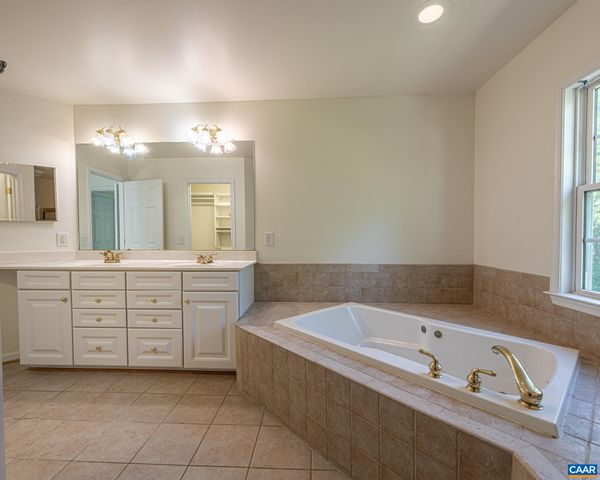 2008 SHEPHERDS RIDGE RD, Charlottesville, VA 22901