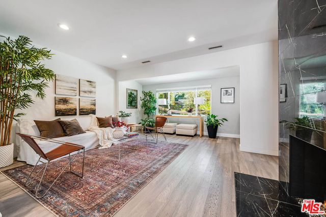 15237 Otsego Street, Los Angeles, CA 91403