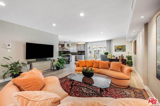 15237 Otsego Street, Los Angeles, CA 91403