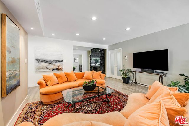 15237 Otsego Street, Los Angeles, CA 91403